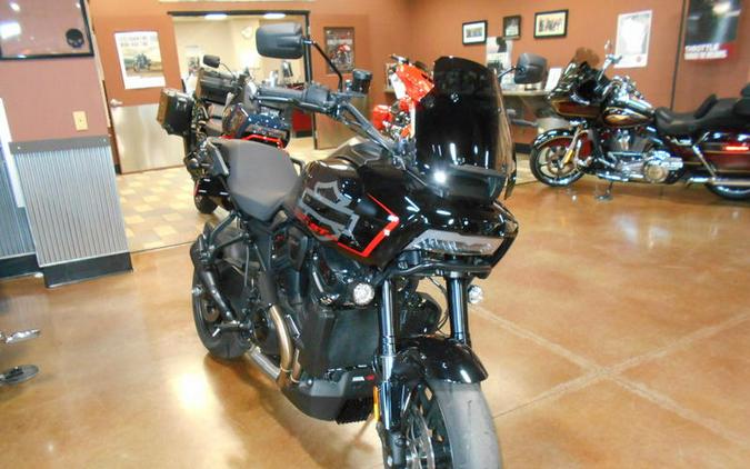 2025 Harley-Davidson® RA1250ST - Pan America® 1250 ST