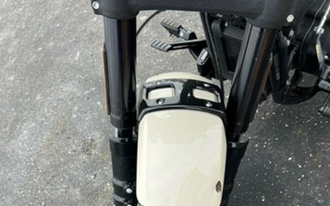 2022 Harley-Davidson Softail FXFBS - Fat Bob 114