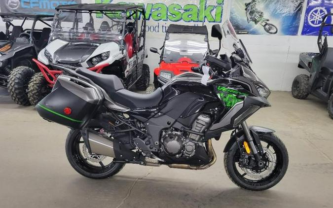 2023 Kawasaki Versys® 1000 SE LT+