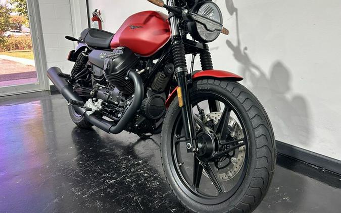 2023 Moto Guzzi V7 Stone