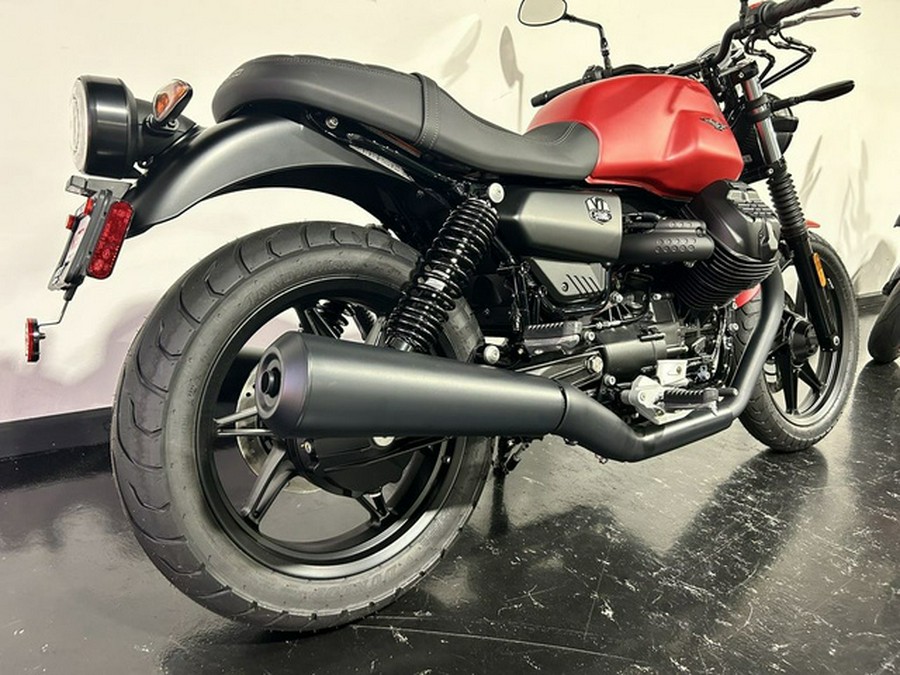 2023 Moto Guzzi V7 Stone