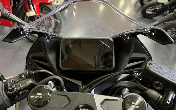2026 Honda CBR650R E-Clutch