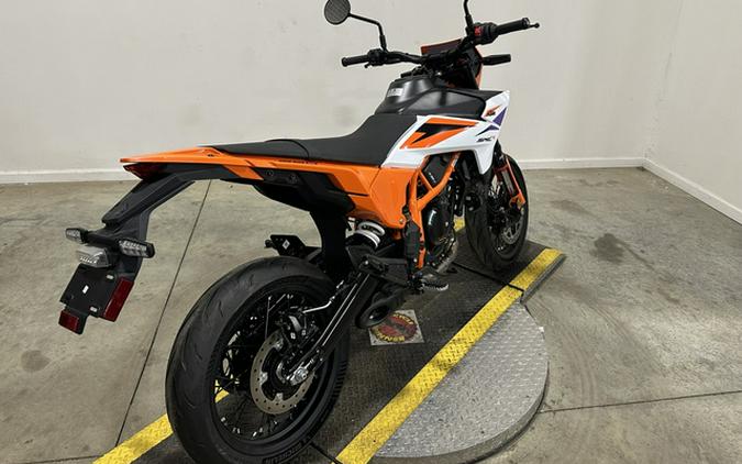 2026 KTM SMC 390 R