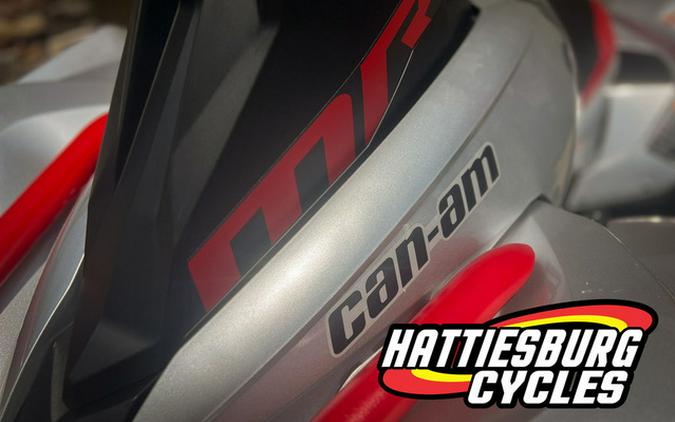 2026 Can-Am Renegade X mr 1000 R Hyper Silver & Legion Red