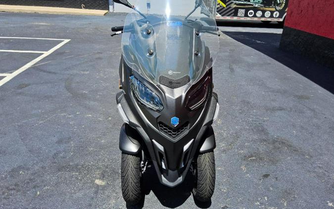 2025 Piaggio MP3 530 Exclusive