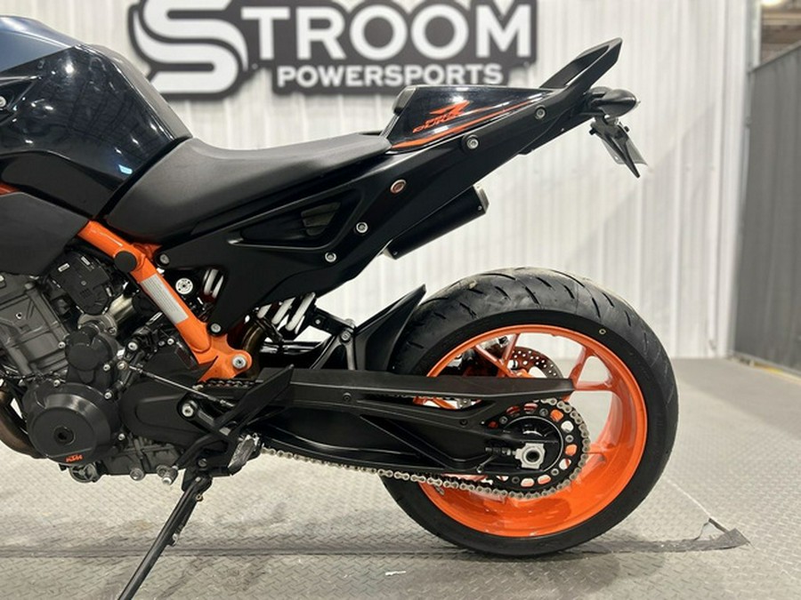 2023 KTM Duke 890 R