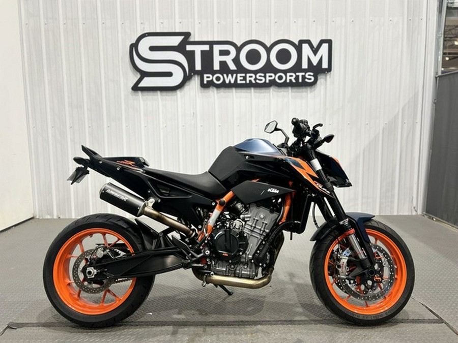 2023 KTM Duke 890 R