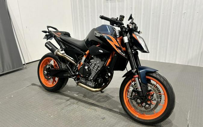 2023 KTM Duke 890 R