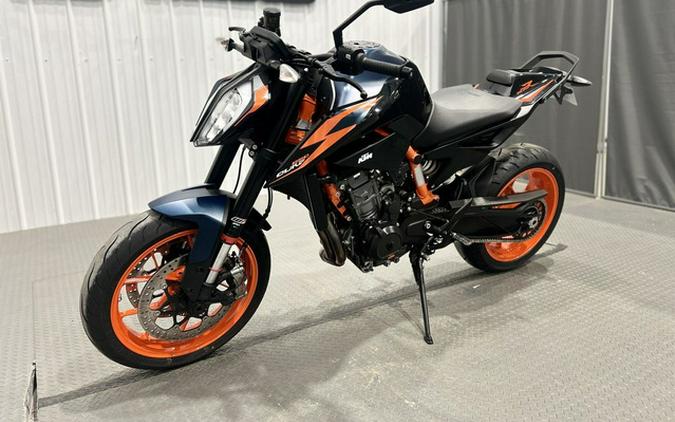 2023 KTM Duke 890 R