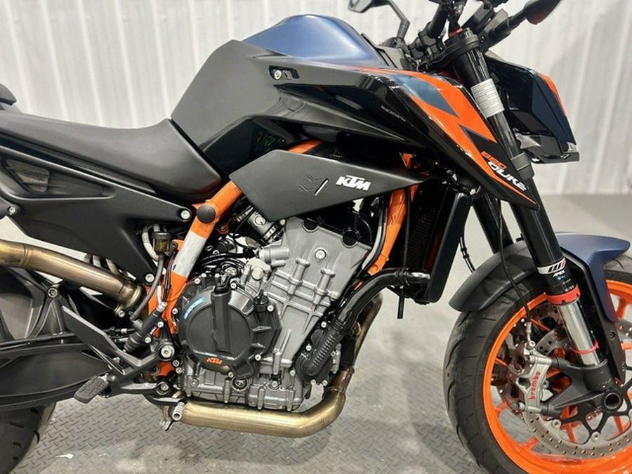 2023 KTM Duke 890 R
