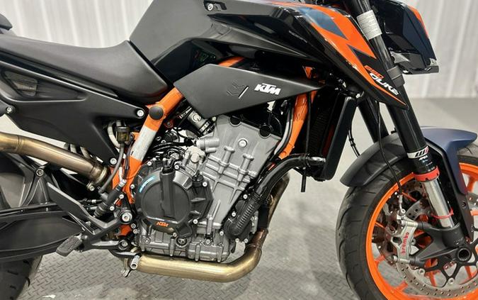2023 KTM Duke 890 R