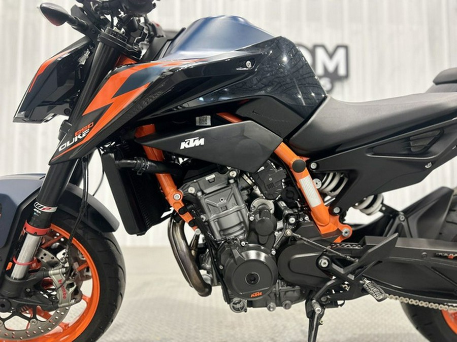 2023 KTM Duke 890 R