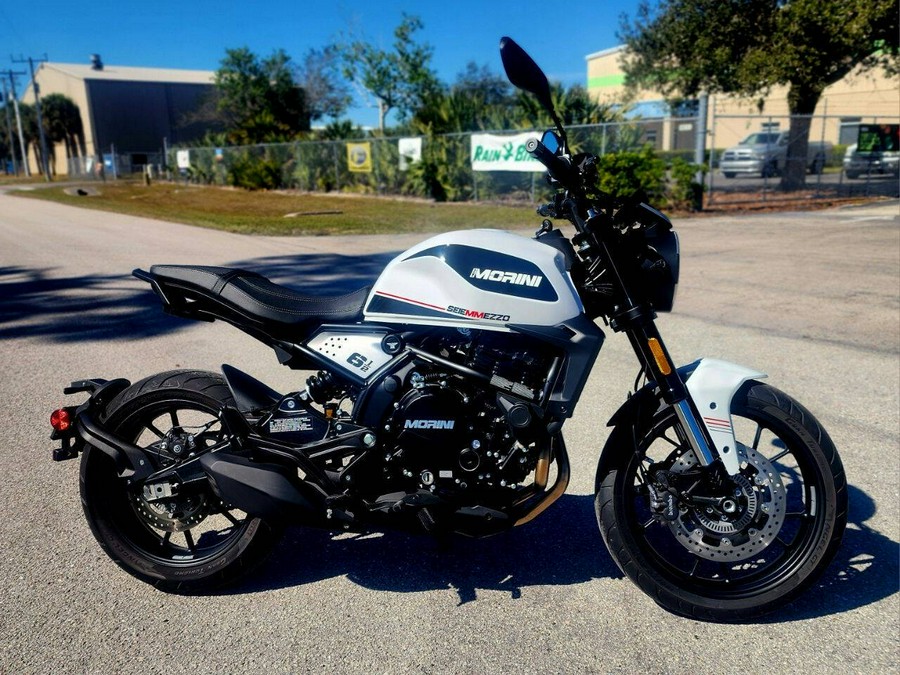 2023 Moto Morini STR 650