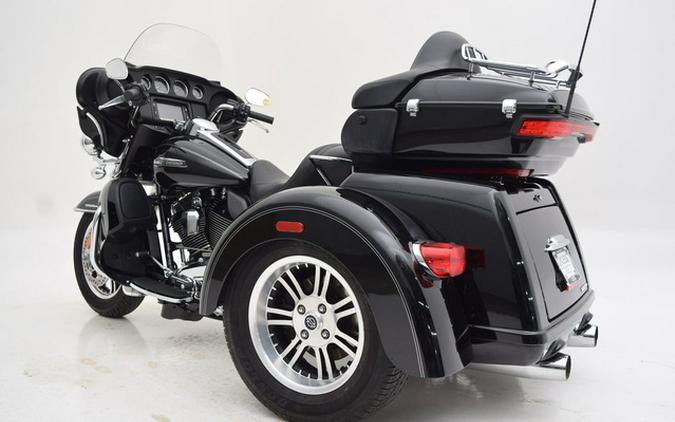 2016 Harley-Davidson FLHTCUTG - Tri Glide Ultra