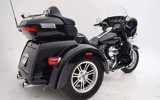 2016 Harley-Davidson FLHTCUTG - Tri Glide Ultra