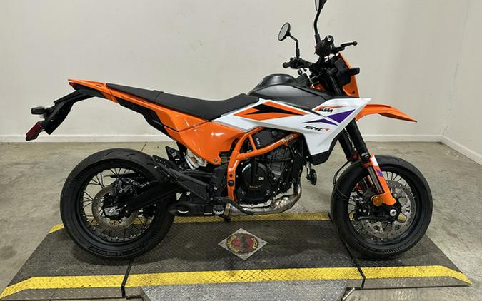 2026 KTM SMC 390 R