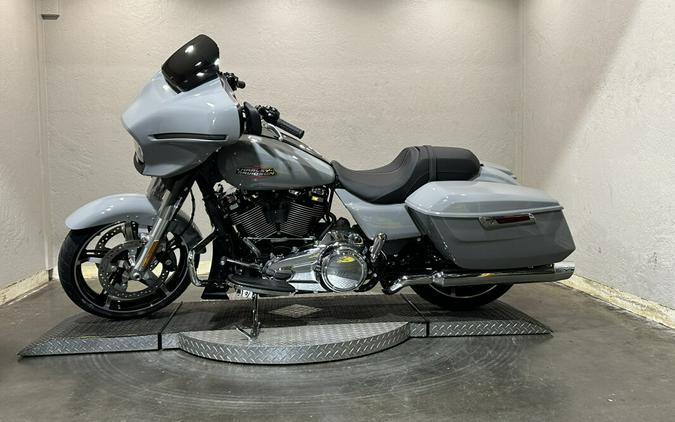Harley-Davidson Street Glide® 2024 FLHX 84468384 BILLIARD GRAY