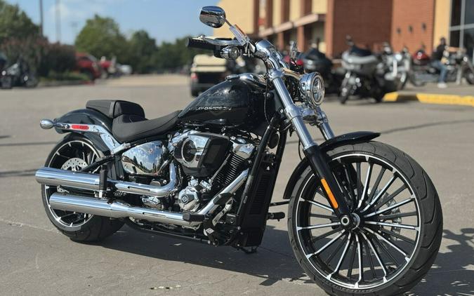 2025 Harley-Davidson® Breakout® FXBR Vivid Black