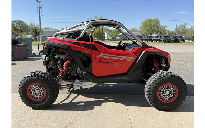 2026 RZR PRO R ULTIMATE INDY RED - Polaris