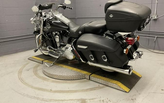 2009 Harley-Davidson® FLHRC - Road King® Classic