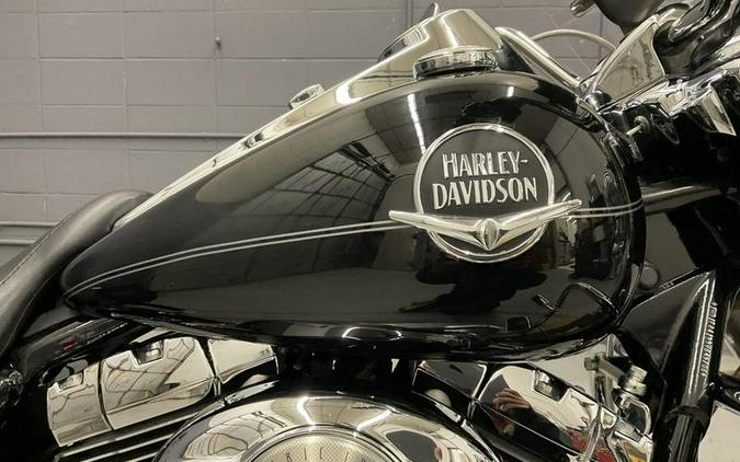 2009 Harley-Davidson® FLHRC - Road King® Classic