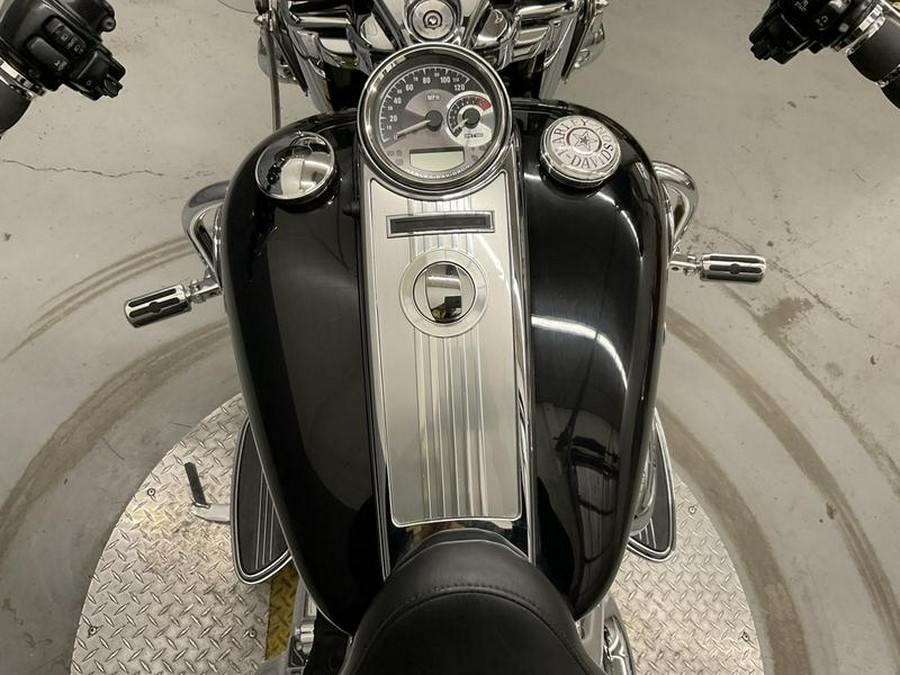 2009 Harley-Davidson® FLHRC - Road King® Classic