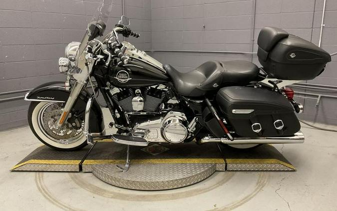 2009 Harley-Davidson® FLHRC - Road King® Classic