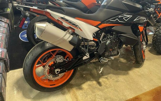 2024 KTM 890 SMT