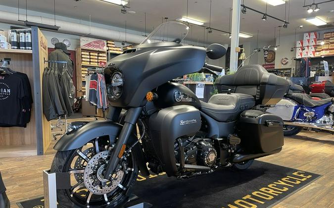 2024 Indian Motorcycle® Roadmaster® Dark Horse® w/Powerband Audio Package Black Smoke