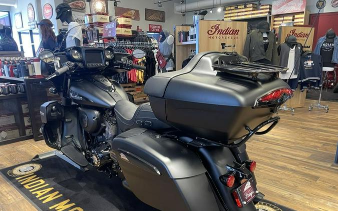 2024 Indian Motorcycle® Roadmaster® Dark Horse® w/Powerband Audio Package Black Smoke