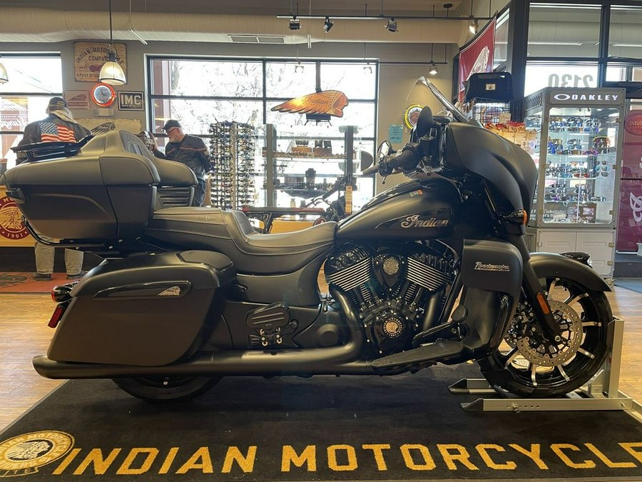 2024 Indian Motorcycle® Roadmaster® Dark Horse® w/Powerband Audio Package Black Smoke