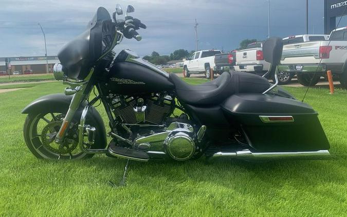 2020 Harley-Davidson® FLHX - Street Glide®