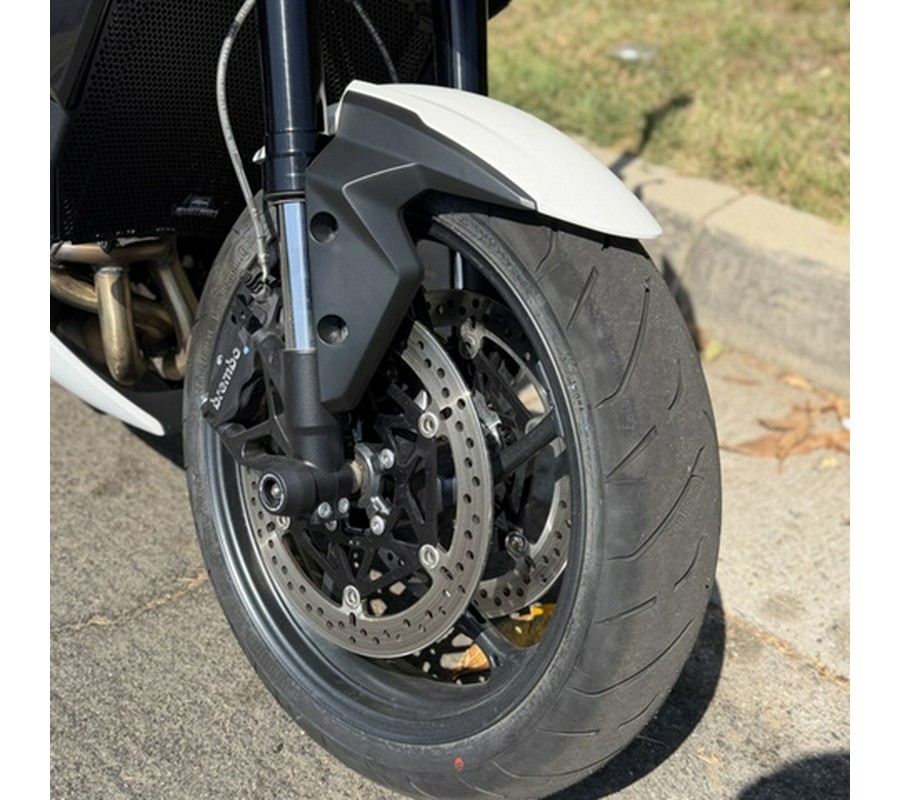2025 Triumph Street Triple 765 R Pure White