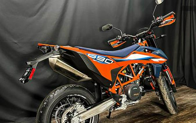 2024 KTM 690 SMC R