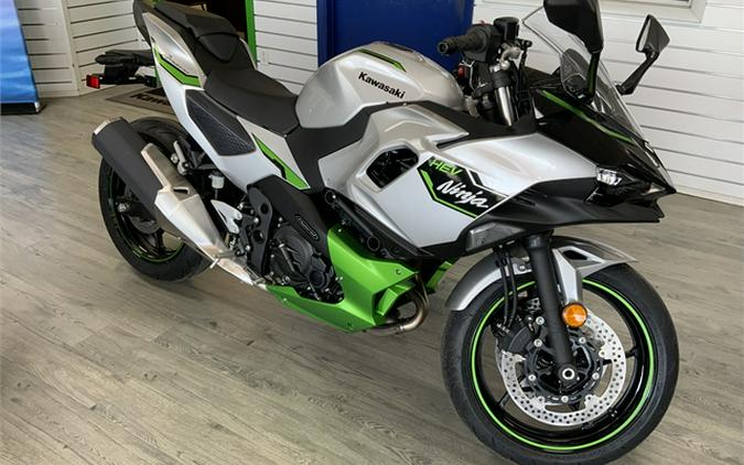 2024 Kawasaki Ninja 7 Hybrid First Look [12 Fast Facts; 40 Pics]