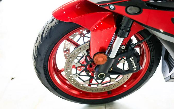 2025 Suzuki GSX-R1000AM5