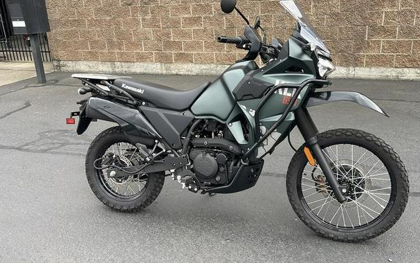 2025 Kawasaki KLR®650 Metallic Matte Old School Green