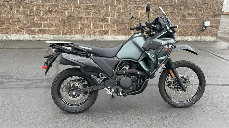 2025 Kawasaki KLR®650 Metallic Matte Old School Green