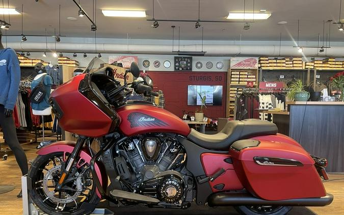 2024 Indian Motorcycle® Challenger® Dark Horse® w/PowerBand Audio Pkg Sunset Red Smoke