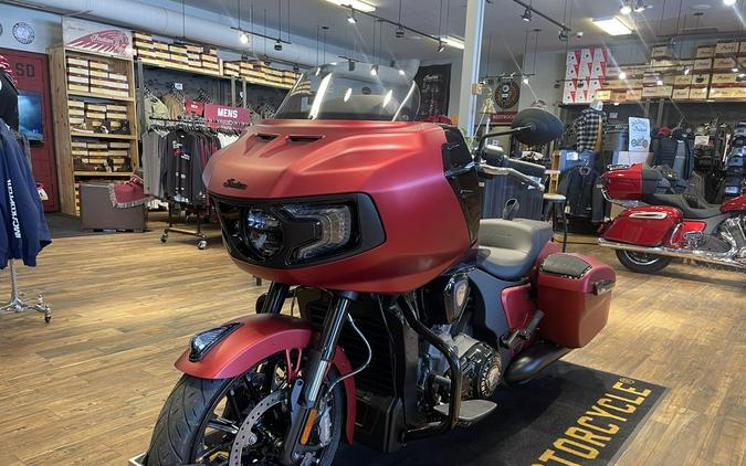 2024 Indian Motorcycle® Challenger® Dark Horse® w/PowerBand Audio Pkg Sunset Red Smoke