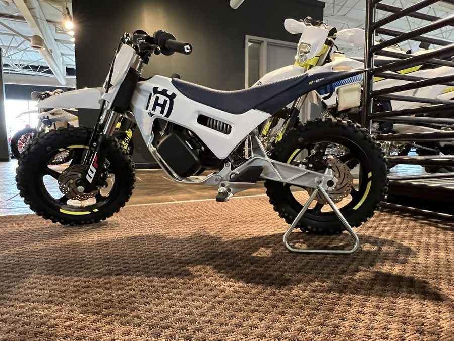 2024 Husqvarna® EE 2