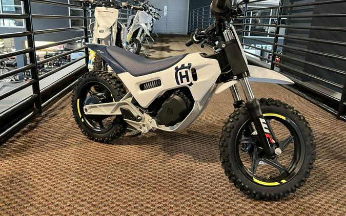 2024 Husqvarna® EE 2