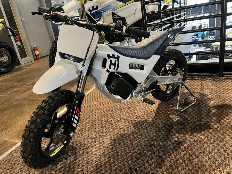 2024 Husqvarna® EE 2