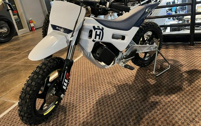 2024 Husqvarna® EE 2