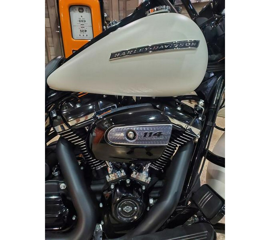 2019 Harley-Davidson® FLHRXS - Road King® Special