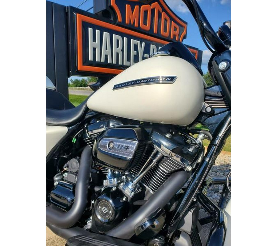 2019 Harley-Davidson® FLHRXS - Road King® Special