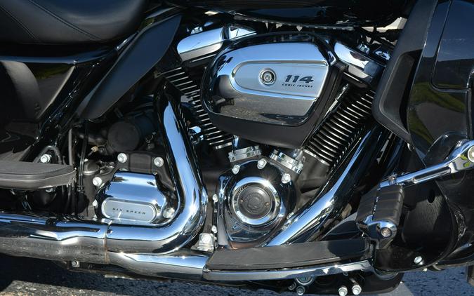 2019 Harley-Davidson® Tri Glide® Ultra Vivid Black