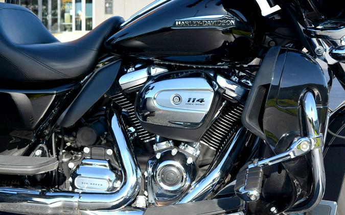 2019 Harley-Davidson® Tri Glide® Ultra Vivid Black