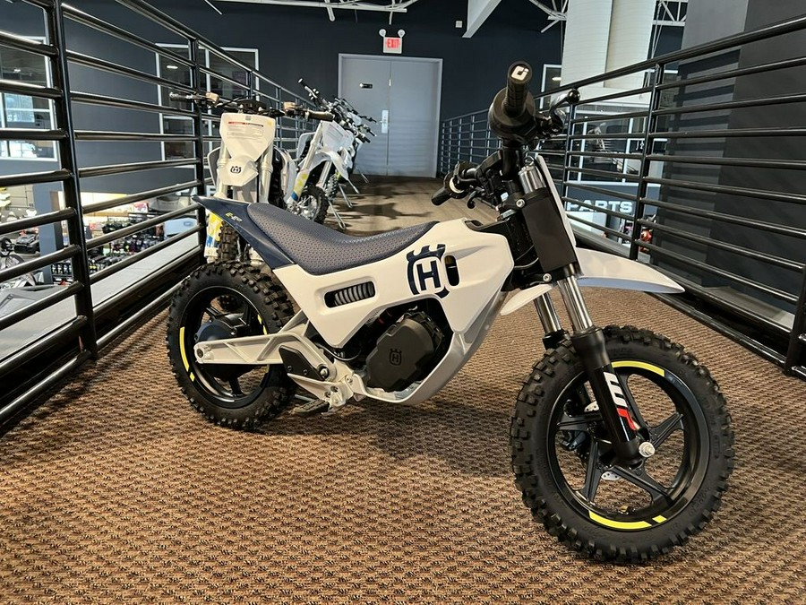 2024 Husqvarna® EE 2