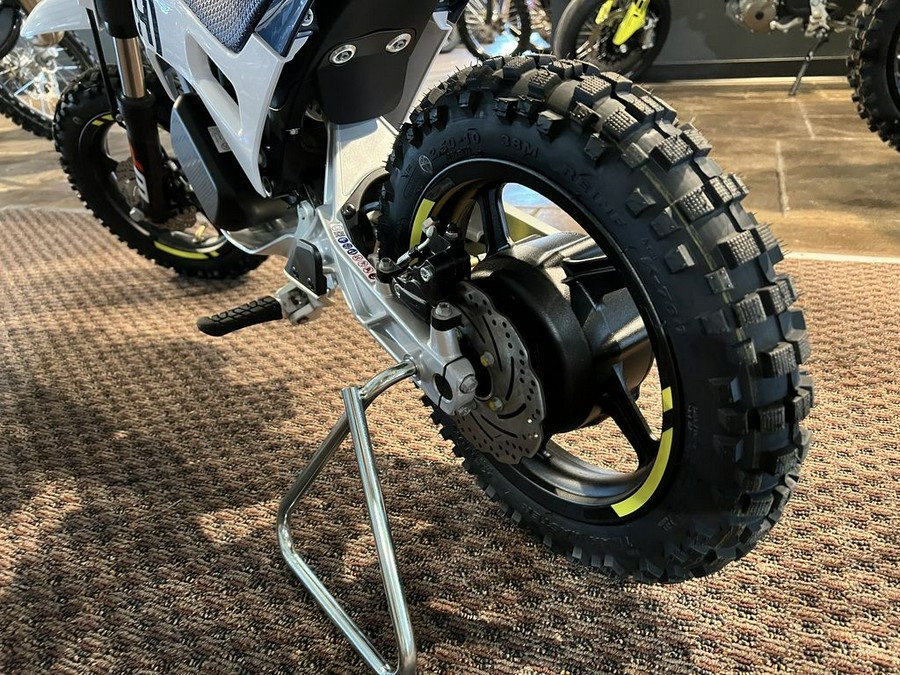 2024 Husqvarna® EE 2